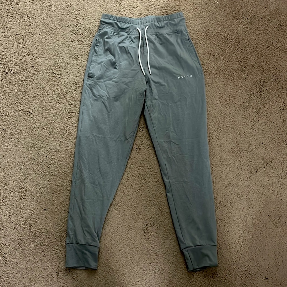 NVTGN-size medium- grey / silver joggers